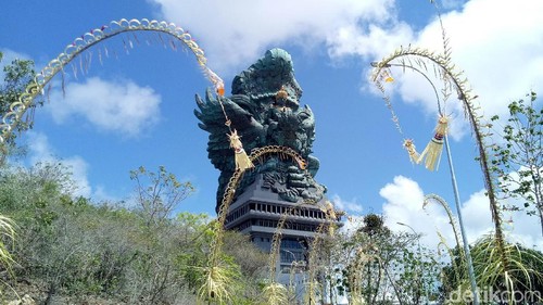 Luhut Binsar Panjaitan di GWK