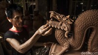 Yogyakarta terkenal dengan para perupa dan perajin kesenian yang hebat dan diakui baik lokal maupun internasional.