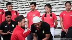 Ketika Lalu M Zohri Berkopiah Putih