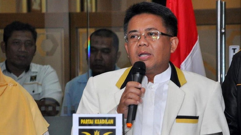 Selain ke Amien Rais, Prabowo Juga Surati Presiden PKS Selain ke Amien Rais, Prabowo Juga Surati Presiden PKS