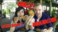 Makan soto bathok di Jogja yang seporsinya cuma Rp 5 ribu. Eike kayaknya bisa nambah berkali-kali nih. Foto: instagram @bulekulineran