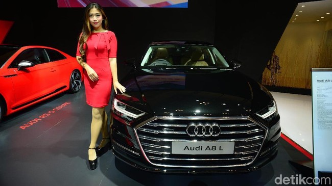 Audi A8 L. Foto: Ari Saputra Audi A8 L. Foto: Ari Saputra