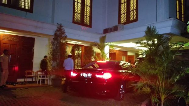 Wisnu Wardhana Sambangi Rumah Prabowo