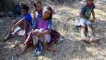 Takut Tsunami Warga Mengungsi ke Bukit
