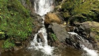 Belum adanya pengelolaan dari pemerintah membuat Curug Salosin belum dikenal luas oleh wisatawan. Padahal air terjun ini sangat potensial. (Dadang/detikTravel) 