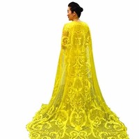 Kris Aquino juga sempat memamerkan foto penampilannya dalam film Crazy Rich Asians. Dalam layar lebar yang diangkat dari novel itu, Kris memakai gaun kuning yang bagian belakangnya dihiasi cape. Capenya tampak cantik dengan bordiran dan panjangnya menyapu lantai. Gaunnya tersebut merupakan karya desainer muda Filipina, Michael Leyva. Foto: Instagram