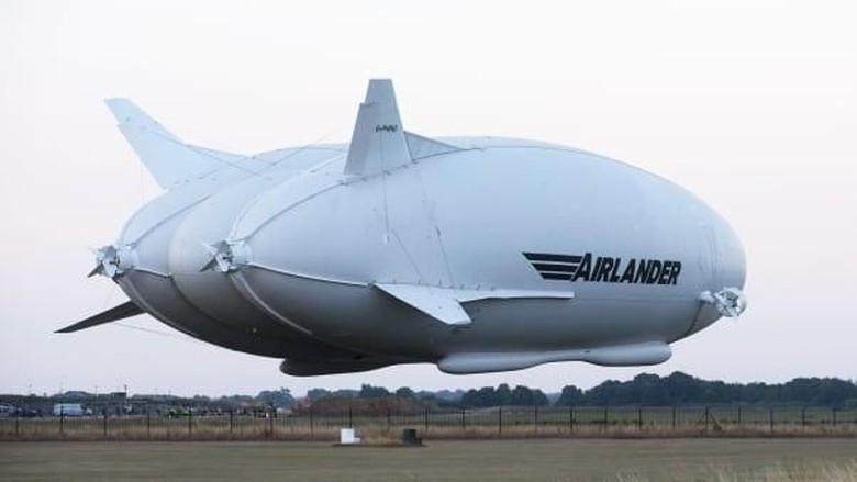 Airlander 10 (Justin Tallis/AFP/Getty Images/CNN Travel) Airlander 10 (Justin Tallis/AFP/Getty Images/CNN Travel)