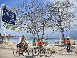 46 WNA di 3 Gili Memilih Jaga Vila dan Resor Pribadinya