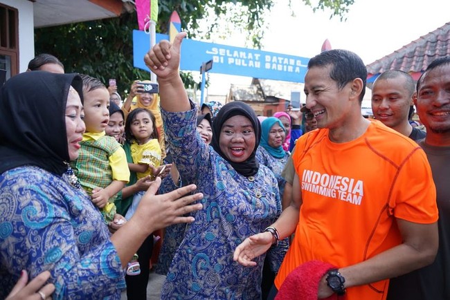 Dengan desainnya yang maskulin dan sporty, jam tangan ini tentu saja selalu dipakai Sandiaga ketiga berolahraga. (Foto: Instagram/@sandiuno)