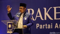 Zulkifli mengatakan Rakernas merupakan forum tertinggi partai untuk menentukan arah dukungan Pilpres 2019. Dia mengakui mayoritas kader menginginkan PAN mendukung Prabowo, dia pun meminta keputusan final partai diputuskan pada Rakernas ini.
