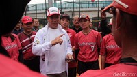 Imam Nahrawi berdialog dengan para atlet.