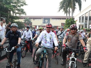 Sambut Asian Games, Menpora Gowes dari PTIK ke Monas