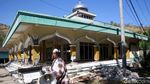 Masjid Rusak Akibat Gempa, Warga Siapkan Tempat untuk Salat