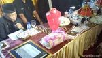 Senyum Kakek 70 Tahun Nikahi Gadis dari Bone dengan Mahar Rp 1 M