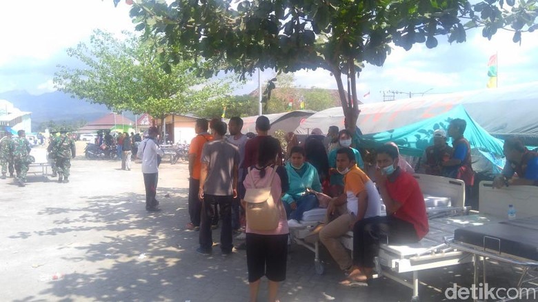 Gempa 6,2 SR di NTB, Warga-Pengungsi Berhamburan ke Luar Rumah Gempa 6,2 SR di NTB, Warga-Pengungsi Berhamburan ke Luar Rumah