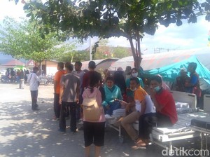 Gempa 6,2 SR di NTB, Warga-Pengungsi Berhamburan ke Luar Rumah