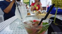 Banyak pilihan minuman segar yang bisa dipilih untuk melepas dahaga di siang hari (Shinta/detikTravel)