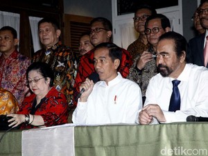 Beda Cara Jokowi dan Prabowo Umumkan Cawapres
