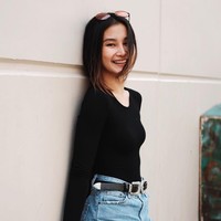 Gaya memesona Chienna saat tampil kasual dengan jeans. Foto: Instagram @chiefilomeno