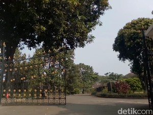 Dipo Latief dan Istana Keluarganya yang Super Megah