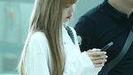 Tiba di Jakarta, Ratusan Fans Nantikan Lisa BLACKPINK