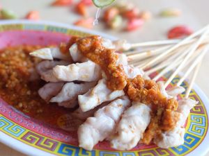 Malam Ini Jajan Sate Taichan yang Pedas Nonjok di 5 Tempat Ini, Yuk!