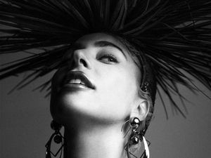 Bangga! Lady Gaga Pakai Aksesori Desainer Indonesia untuk Promo Konser