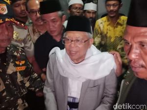 KH Maruf Amin dan Kontroversi Fatwa Bunga Bank Haram