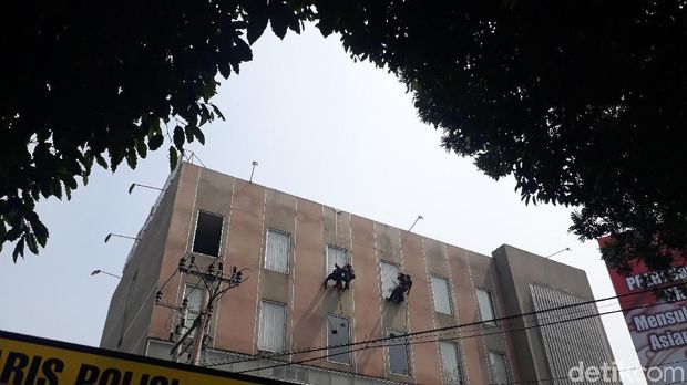 Polisi Simulasi Lumpuhkan Teroris di Hotel Atlet Asian Games 