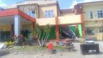Foto: Gempa 6,2 SR, Pasien RSUD Lombok Utara Dibawa ke Halaman