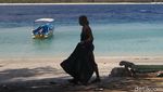 Turis Asing Bersih-bersih Gili Trawangan