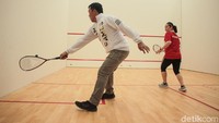 Begini gaya Imam Nahrawi saat menjajal squash.