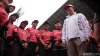 Imam Nahrawi menanyakan kesiapan timnas sofbol putri.