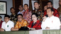 Mengingat awalnya cawapres Jokowi menguat kepada Mahfud Md. Mahfud juga tiba-tiba menghilang dari pertemuan antara Jokowi dengan ketum parpol koalisi.