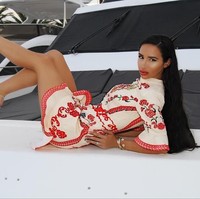 Keinginan Natasha menjadi selebgram agar tidak selalu mengandalkan keuangan suaminya untuk memenuhi kebutuhan hidup dan memasukkan anaknya di sekolah privat. Ia pun serius ingin menggeluti profesi sebagai influencer dengan belajar lewat YouTube dan platform media sosial lainnya. Foto: Instagram/@natashagrano