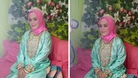 Andi Elha tersenyum bahagia dipersunting pujaan hatinya.