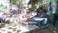 Potret kerusakan pasar akibat gempa 7 SR yang mengguncang Minggu (5/8) lalu. (Foto: Ahmad Bil Wahid/detikcom)