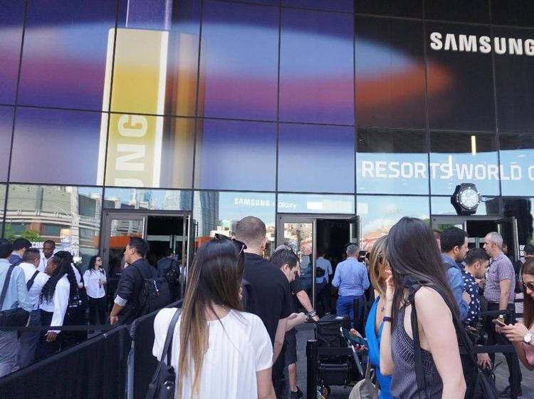 Keramaian Jelang Samsung Unpacked 2018