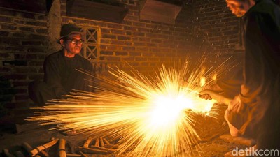Melihat Proses Pembuatan Keris Jogja