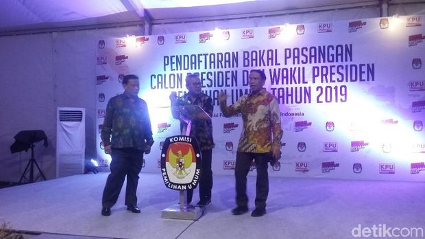 Ketua Komisi II DPR Zainudin Amali di KPU