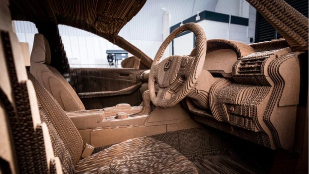 Lexus terbuat dari Kardus