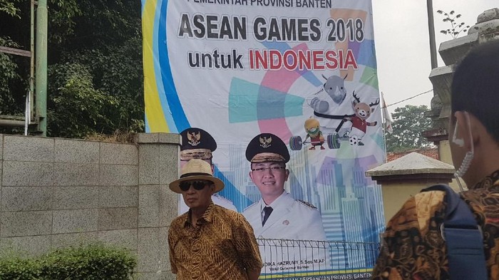 Gubernur Banten Copot Spanduk Asean Games!