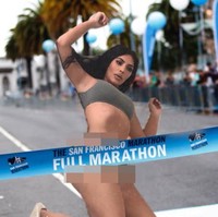 Posenya ternyata cocok untuk ikut lomba lari maraton. Foto: Twitter