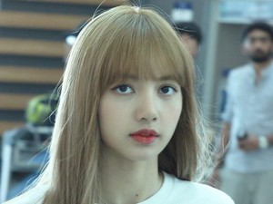 Antrean Fanmeet Lisa BLACKPINK Mengular Sejak Pagi