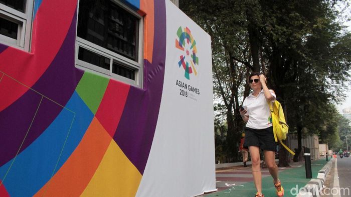 Loket tiket Asian Games 2018 disediakan di kawasan GBK, Senayan, Jakarta. Saat ini loket terebut masih dipercantik dengan logo Asian Games. (Rifkianto Nugroho/detikSport) Loket tiket Asian Games 2018 disediakan di kawasan GBK, Senayan, Jakarta. Saat ini loket terebut masih dipercantik dengan logo Asian Games. (Rifkianto Nugroho/detikSport)