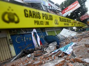Ruko di Mataram Rusak Parah Akibat Gempa Susulan
