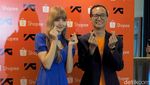 Terpikat Lisa BLACKPINK dengan Mini Dress Biru
