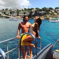 Aku membuat kitab dengan mencari-cari artikel online dan menonton tutorial YouTube tentang bagaimana mengumpulkan follower. Aku cukup beruntung bisa bekerja bareng brand mewah yang luar biasa dan berbagai brand high-street juga, kata Natasha. Foto: Instagram/@natashagrano