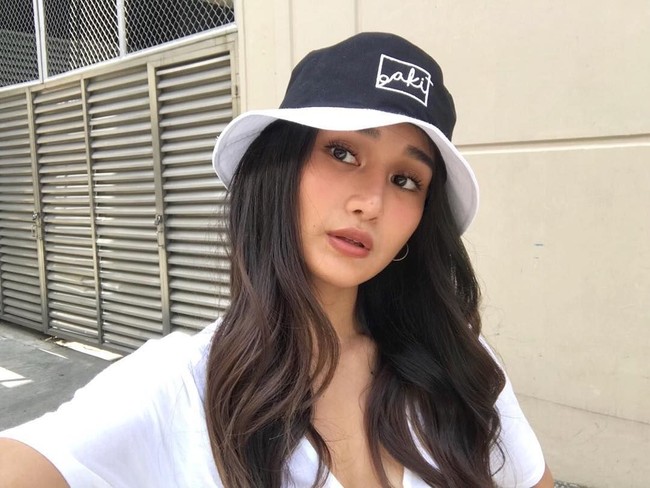 Chienna mengawali kariernya menjadi model dan mengepakkan sayapnya dengan tampil di acara TV Got to Believe. Ia juga membintangi film blockbuster Just the Way You Are. Foto: Instagram @chiefilomeno