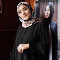 Memiliki bisnis hijab, Enno Lerian juga sering diundang ke berbagai acara hijab. Salah satunya adalah saat ia menghadiri acara ulang tahun e-commerce HIJUP ke-7 hari Kamis (09/08/2018). Foto: Silmia Putri/Wolipop